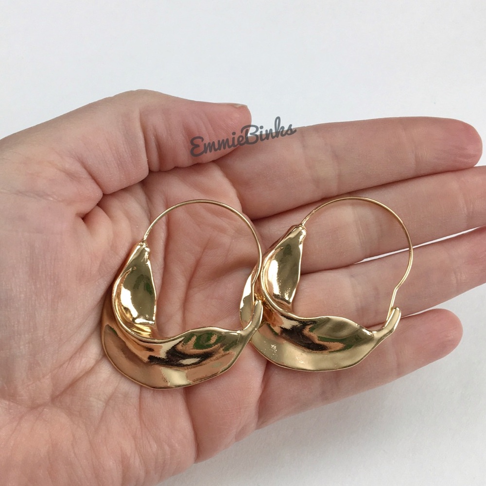 ✨3/$38 New Anthropologie Fulani Twist Hoop Earrings ~ Crescent Hoops Metallic - Picture 8 of 14